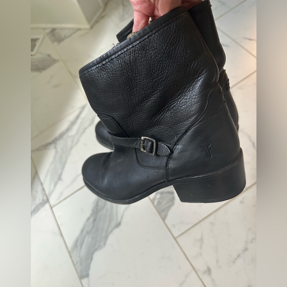 Frye Lynn Strap Short Boots Black Size 9 GUC